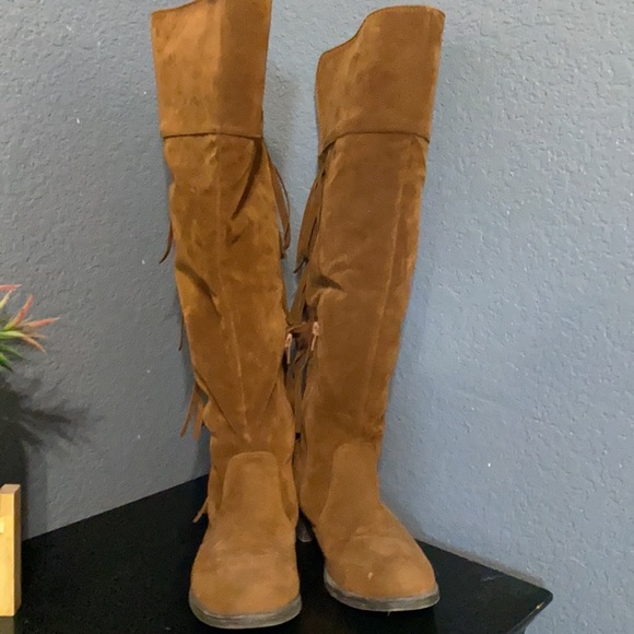 Knee high fringe boots - Picture 2 of 5